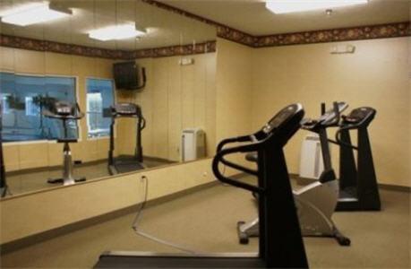 Country & By Radisson, South, Oh 2*