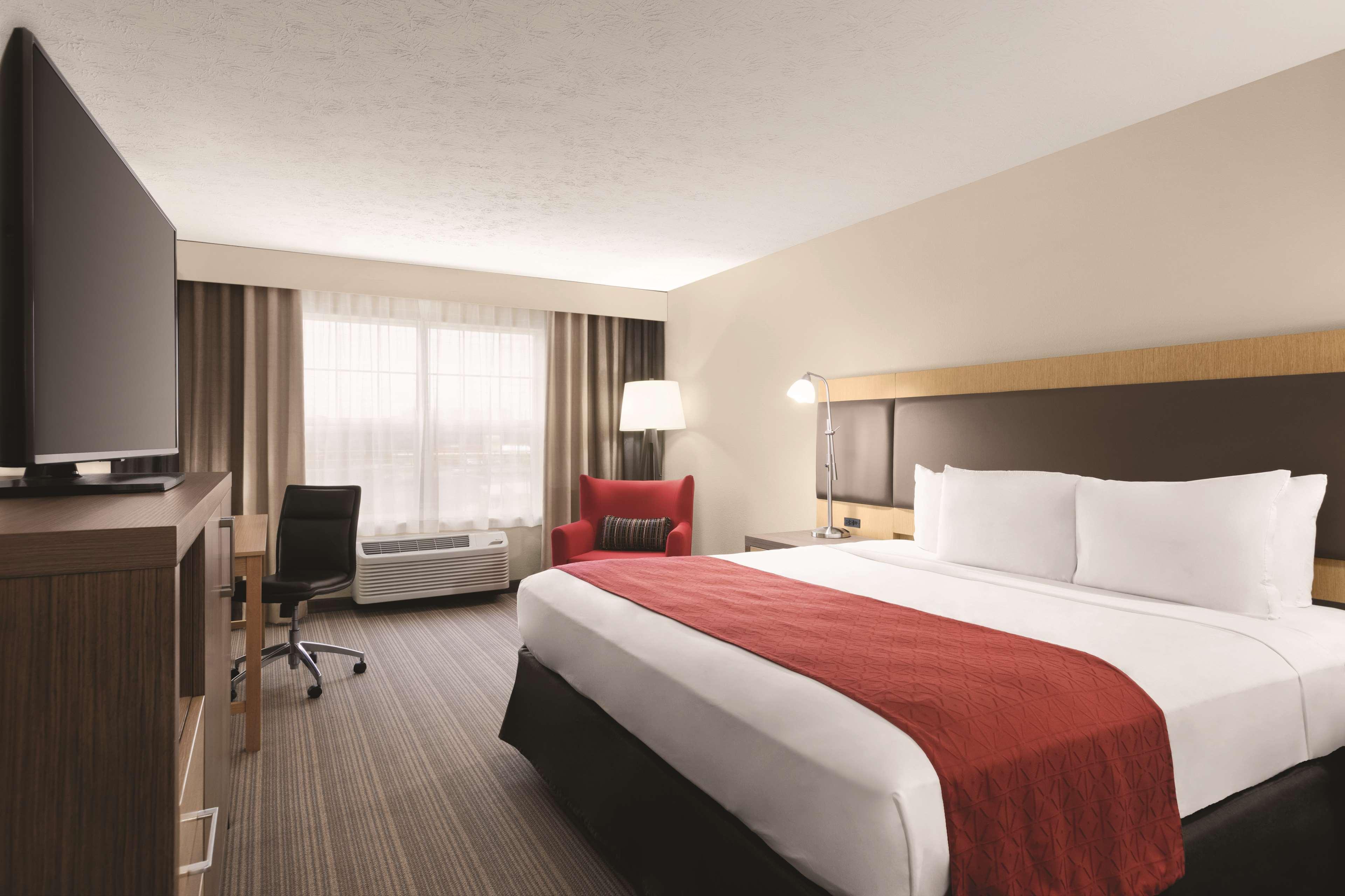 Hotel Country & By Radisson, South, Oh
