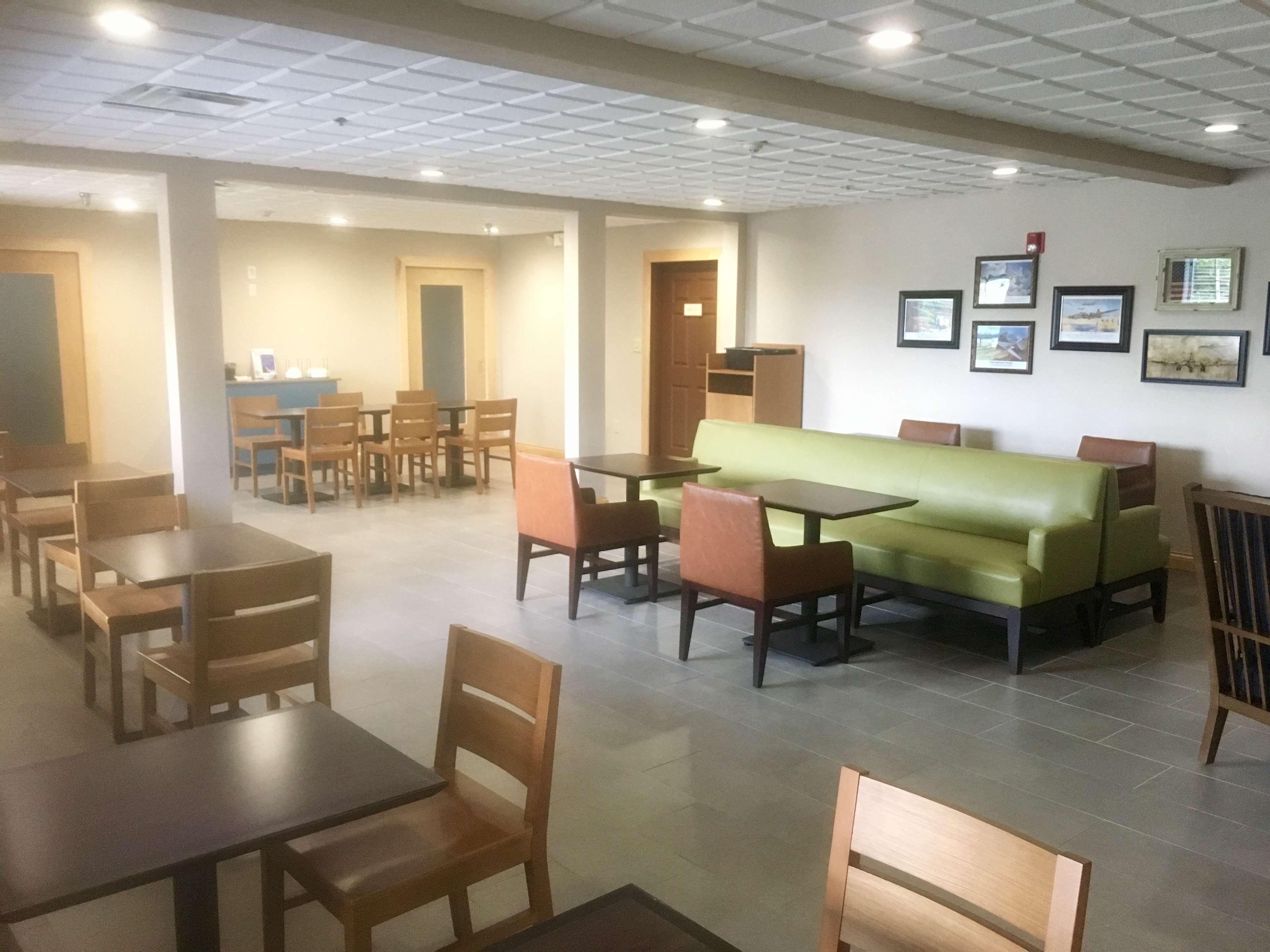 Country & By Radisson, South, Oh Hotel 2*